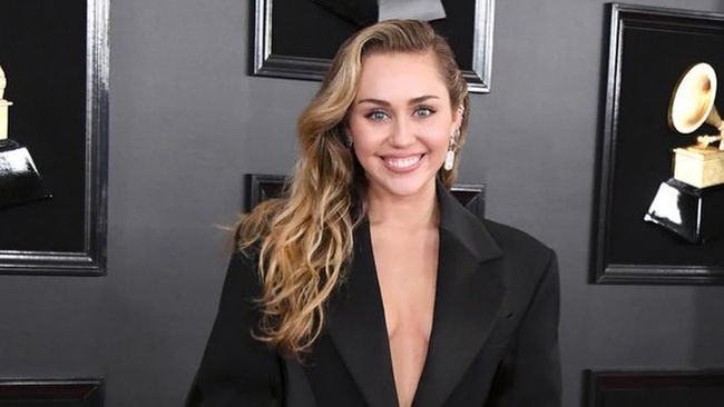 6 Gaun Terbaik Seleb di Grammy Awards 2019 Foto 1