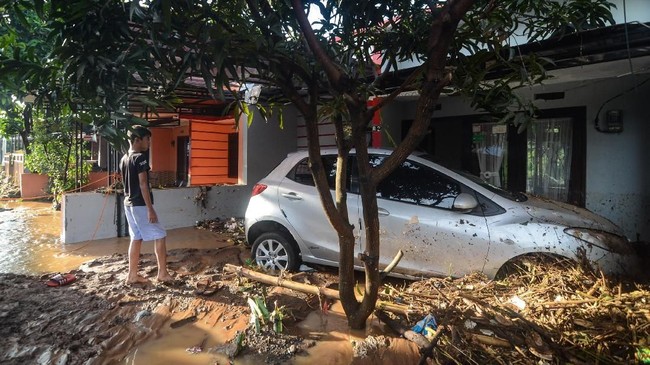 FOTO: Yang Tersisa Usai Banjir Bandang Kabupaten Bandung