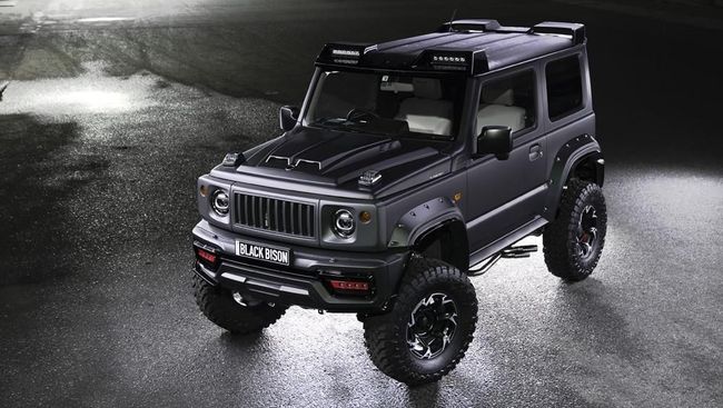 Suzuki Jimny 'Galak' Terinspirasi G-Class Para pemodifikator Wald tidak menghilangkan desain Jimny yang khas, yaitu 'kotak'.