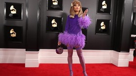 FOTO: Selebriti 'Berbulu' dan 'Mengembang' di Grammy Awards