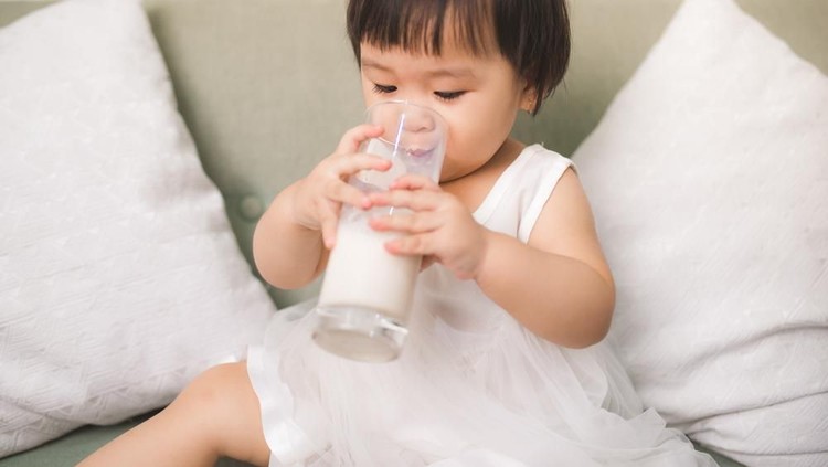 Syarat dari WHO agar memberikan pelarut susu atau MPASI dengan air yang lebih murni sehingga tidak merubah komposisi dari susu atau MPASI.