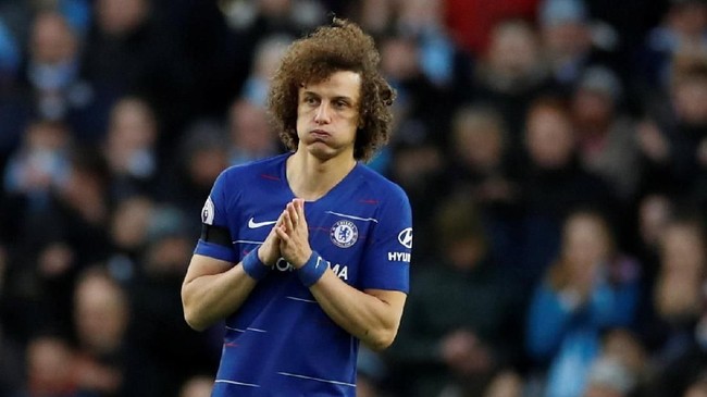 Bek tengah Chelsea, David Luiz, memilih bolos latihan pada Rabu (7/8) agar bisa pindah ke Arsenal sebelum penutupan bursa transfer Liga Inggris.