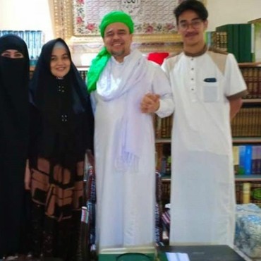 Umi Pipik Bersyukur Foto Dihapus Instagram, Kenapa?