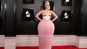 Tren 'Pink' di Karpet Merah Grammy Awards 2019