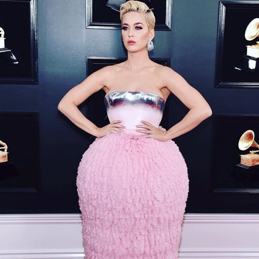 6 Gaun Seleb Terburuk Grammy Awards 2019