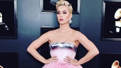 6 Gaun Seleb Terburuk Grammy Awards 2019