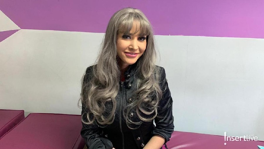 Aktris seksi, Cynthiara Alona, ikut memberikan tanggapan terkait kasus prostitusi online yang telah menyeret beberapa artis tanah air.