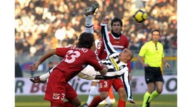3 Bek Mungil Top yang Melegenda, Lisandro Martinez Berikutnya?