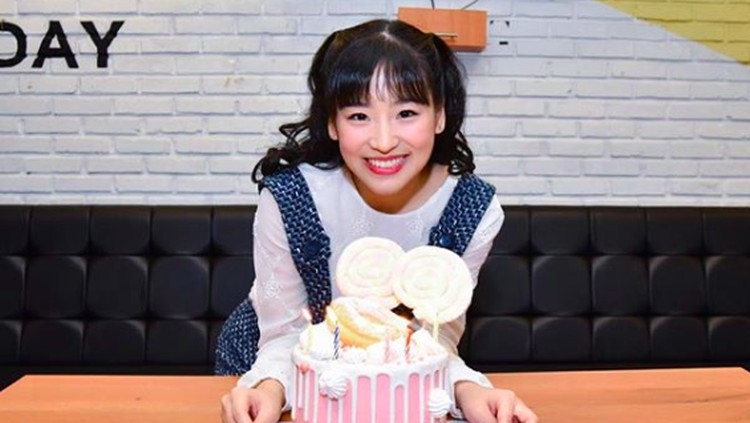 Haruka eks JKT48 rupanya tak mengenal sosok sang ibu sejak ia kecil. Simak kisahnya yuk, Bun.