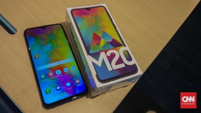 Samsung menyasar pasar lintas segmen, termasuk sopir ojek online dengan kemunculan ponsel Galaxy M20 yang mengandalkan baterai berkapasitas 5.000mAh.