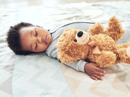 20 Inspirasi Nama Bayi Indah dengan Makna Pelindung