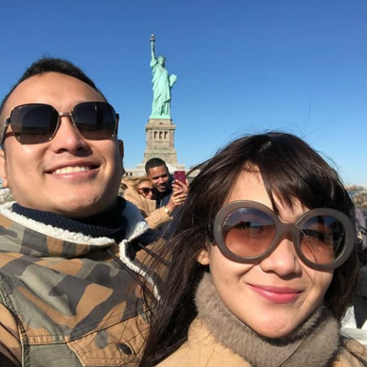 <p>Wah, keren banget wefie di belakang patung Liberty di New York, Amerika Serikat. (Foto: Instagram @gilangdirga)</p>