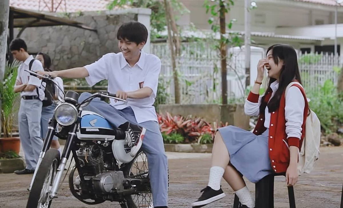 Pesona film Dilan 1990 memang memukau banyak orang&period; Hal-hal di dalam film itu pun menjadi populer sejak film ini tayang di layar lebar&period;