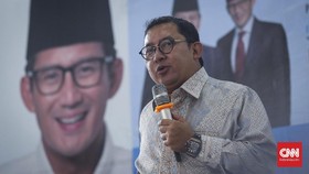 Fadli Zon Tak Ambil Pusing Jokowi Ungguli Prabowo di Survei