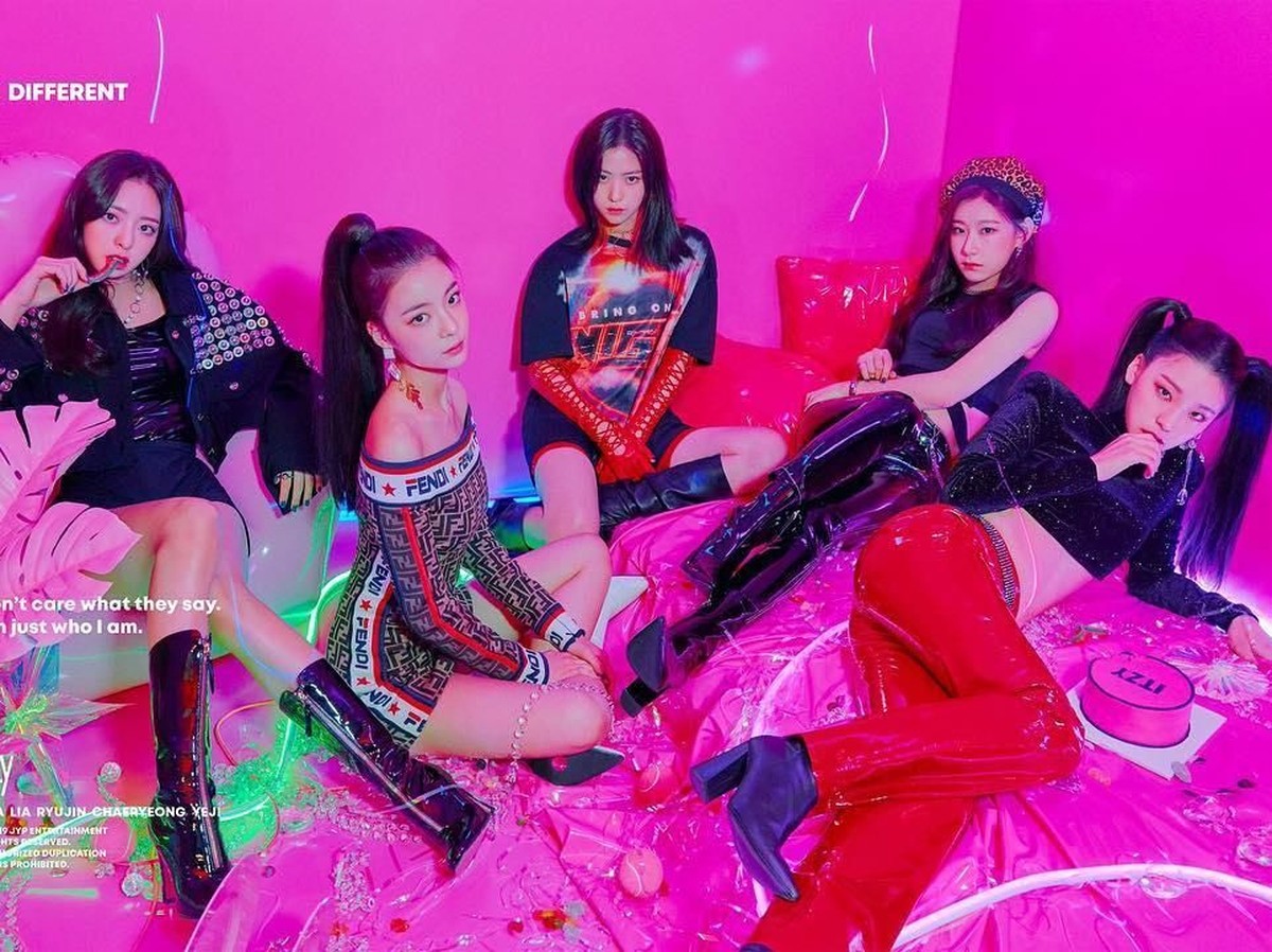 ITZY mulai debut pada Senin &lpar;11&sol;2&rpar; saat merilis lagu Dalla Dalla&period; Tapi Insertizen tahu nggak&comma; apa saja fakta unik dari ITZY&quest; Yang mau tahu disimak yuk&excl;