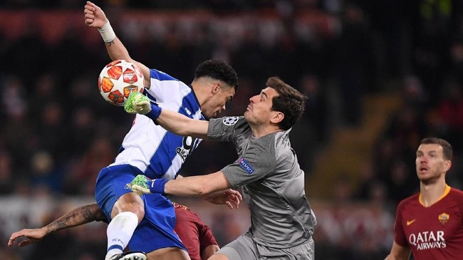 Kiper legendaris asal Spanyol, Iker Casillas, mulai menjalani latihan pramusim bersama FC Porto usai mengalami serangan jantung dua bulan lalu.