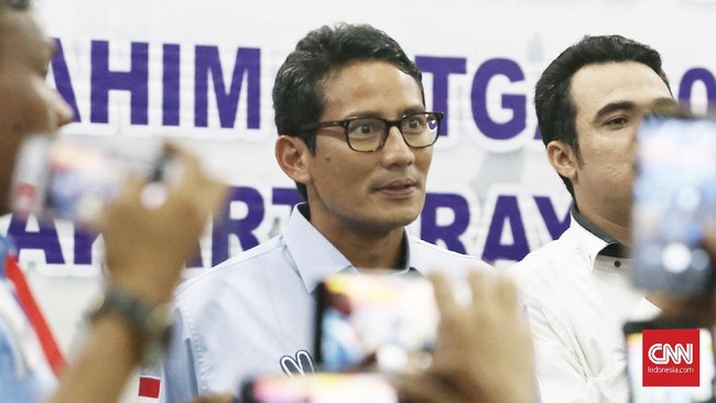Sandiaga Uno mengucapkan selamat ulang tahun ke Ma'ruf Amin ke-76 hari ini. Ia menyebut Ma'ruf adalah ulama yang harus dimuliakan.