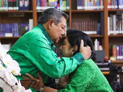 Setianya SBY Dampingi Ani Yudhoyono Jalani Pengobatan Kanker