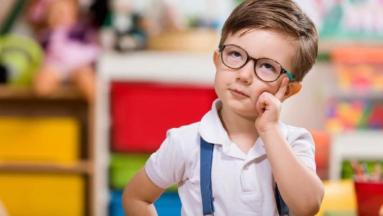 Kadang, pertanyaan yang anak lontarkan bikin orang tua bingung untuk menjawab. Misalnya, 'Tuhan itu siapa?'