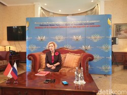 Fasih Nyanyikan Lagu Rayuan Pulau Kelapa, Dubes Rusia Tuai Pujian