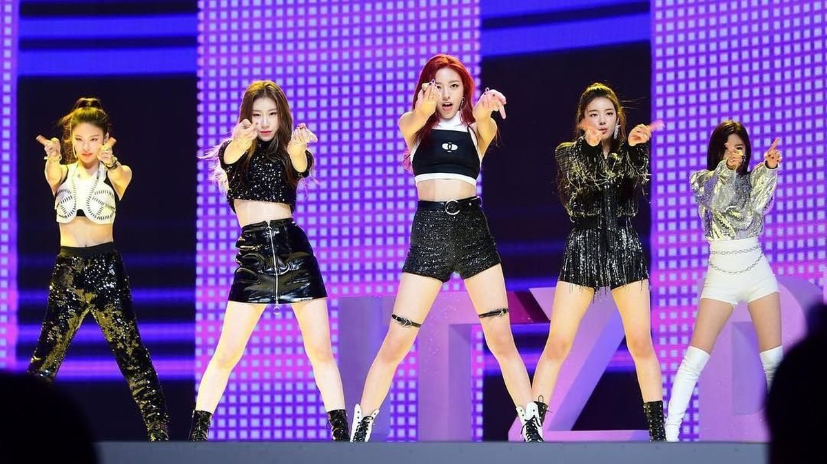 ITZY mulai debut pada Senin &lpar;11&sol;2&rpar; saat merilis lagu Dalla Dalla&period; Tapi Insertizen tahu nggak&comma; apa saja fakta unik dari ITZY&quest; Yang mau tahu disimak yuk&excl;
