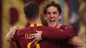 FOTO: Nicolo Zaniolo Bersinar, AS Roma Bungkam Porto