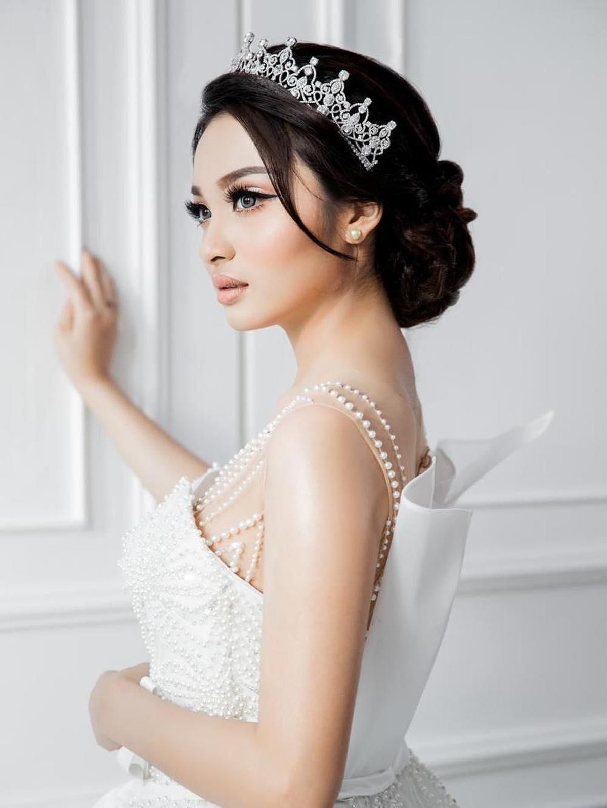 Revina VT baru saja menyandang status jomblo setelah putus dari Young Lex&period; Simak tujuh pesona Revina yang pastinya bikin mantan nyesel&excl;