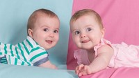 9 Cara Merawat Anak Kembar, Bunda Perlu Tahu