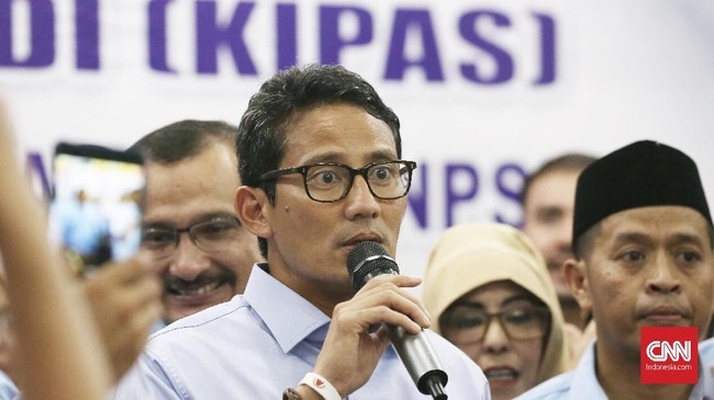Sandiaga mengaku telah mengevaluasi debat pertama dan kedua. Hasilnya, kata dia, masyarakat tak memahami pertanyaan dari panelis kepada para kandidat.