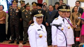 VIDEO: Jokowi Lantik Gubernur dan Wakil Gubernur Jawa Timur