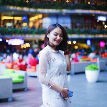 Revina VT Pamer Foto Seksi Hanya Pakai Bra, Netizen: Polusi Visual