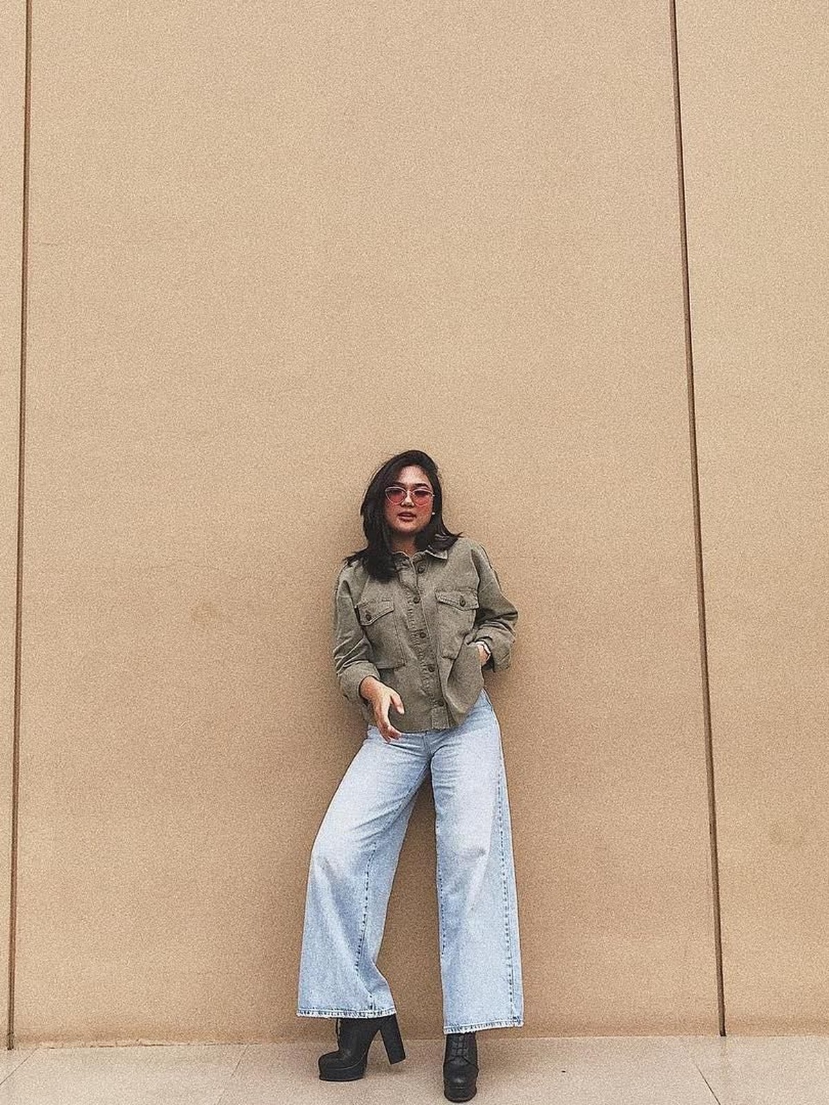 Aksi Marion Jola yang melepas jaket dapat kritik karena dianggap cukup seksi&period; Tapi Marion juga bisa tampil cute dengan baju sopan&period; Nggak percaya&quest; Nih buktinya&period;