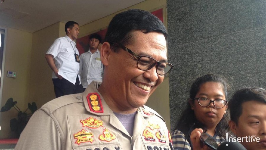 Baru Jadi Artis, Meldi Sudah Menyandang Status Tersangka Baru juga mengecap popularitas, Meldi, keponakan Dewi Perssik sudah menyandang status tersangka. Ada apa?