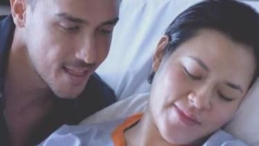 Beredar foto wajah dan nama anak pertama Raisa dan Hamish Daud.