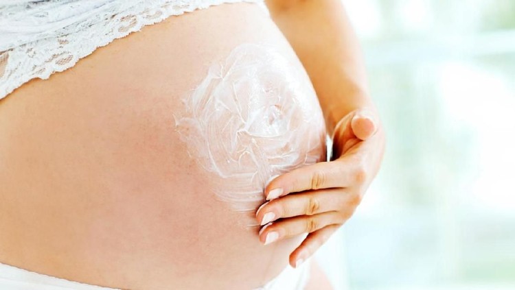 6 Perubahan Kulit yang Umum Terjadi pada Ibu Hamil Kulit pun berubah saat Bunda menjalani masa kehamilan. Apa saja yang berbeda? Yuk lihat bersama.