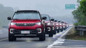 China Gelar Pawai Mobil Otonom Terbesar di Dunia
