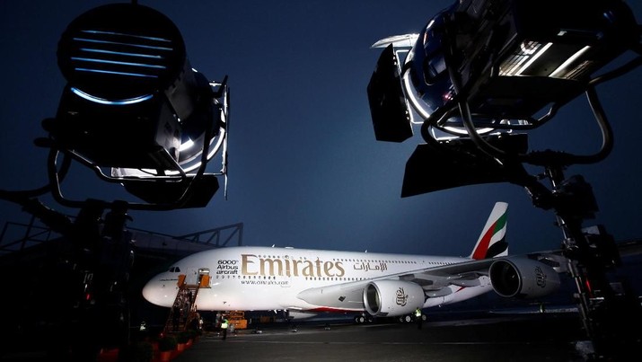 Emirates Airline salah satu maskapai pelanggan utama pesawat A380. (REUTERS/Christian Charisius)