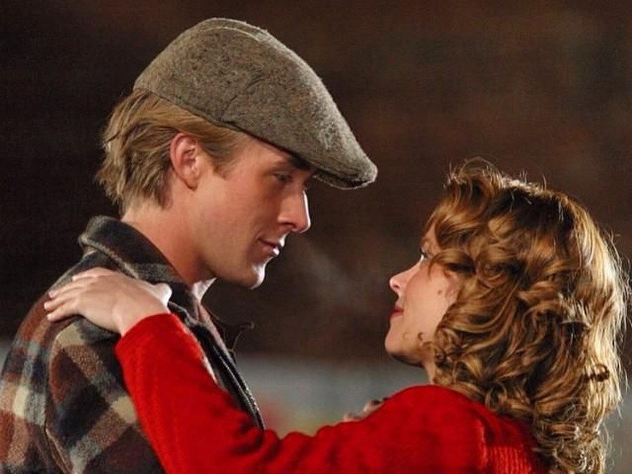 The Notebook (2004) Film romantis apa saja sih yang seru untuk ditonton bersama pasangan di perayaan Valentine? Berikut Insertlive rangkum.