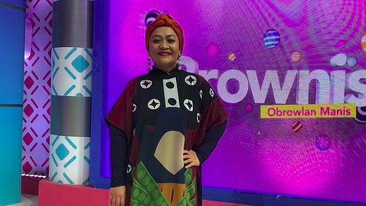Simak yuk, tips sukses Tike Priatnakusumah dan Gracia Indri menurunkan berat badan serta menjaganya agar tetap ideal.