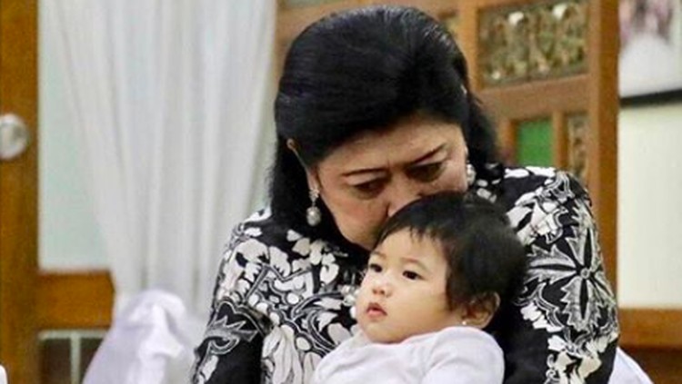 Agus Yudhoyono salut dengan ketegaran ibunda tercinta, yang begitu semangat untuk sembuh dari penyakitnya.