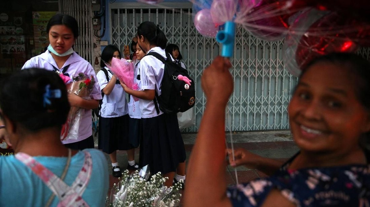 FOTO: Semarak Perayaan Valentine di Penjuru Dunia