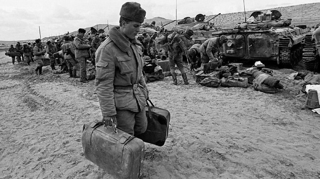 FOTO: Hitam Putih Tiga Dekade Perang Uni Soviet-Afghanistan