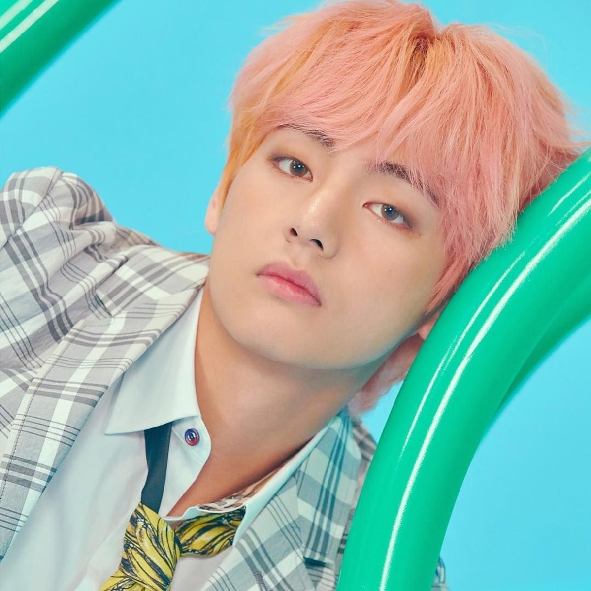 Visual idol K-Pop ini terpilih secara khusus dipuji karena terlihat seperti mereka keluar dari webtoon&period; Siapa saja&quest;