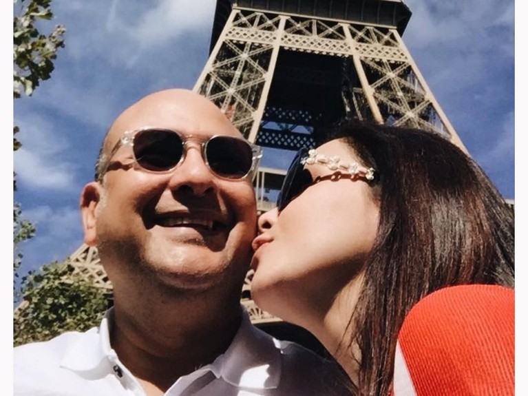 Rayakan momen Hari Kasih Sayang atau Valentine, enam pasangan selebriti tanah air unggah foto mesra mereka. Menurut Insertizen mana nih yang paling romantis?