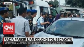 Bandel Parkir di Kolong Tol Becakayu, Puluhan Mobil Diderek