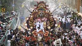 FOTO: Hari-hari Pertama Khofifah Sebagai Gubernur Jatim Pemenang Pilgub Jatim 2018, Khofifah Indar Parawansa, mulai menjalani hari-harinya sebagai gubernur di provinsi tersebut setelah dilantik pada 13 Februari 2019.