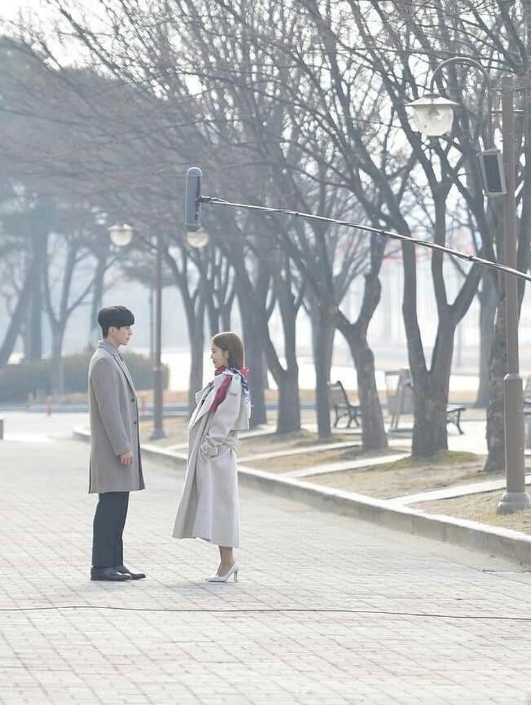 Makin Mesra, 7 Potret Kebersamaan Lee Dong Wook & Yoo In Na Lee Dong Wook dan Yoo In Na terlihat semakin mesra di drama terbarunya, Touch Your Heart. Simak enam potret kebersamaan keduanya.