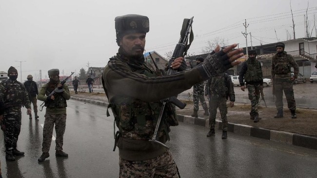 Pemerintah India menyatakan alasan serangan udara ke daerah Muzafarabad di Kashmir bagian Pakistan untuk melumpuhkan kelompok teroris Jaish e Mohammad.