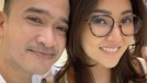 Rayakan momen Hari Kasih Sayang atau Valentine&comma; enam pasangan selebriti tanah air unggah foto mesra mereka&period; Menurut Insertizen mana nih yang paling romantis&quest;