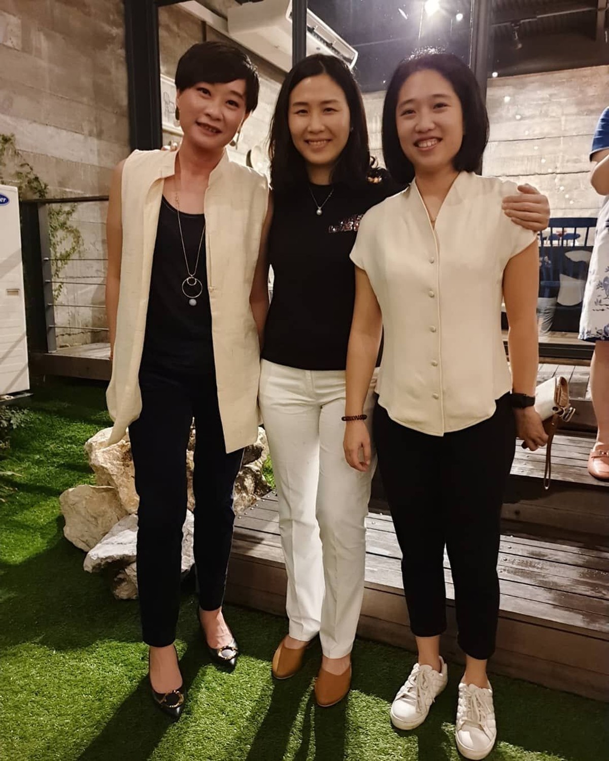 Ahok dan Puput memang santer diberitakan akan diselenggarakan pada 15 Februari&period; Sementa itu sang mantan istri&comma; Veronica Tan&comma; tampak menikmati kehidupannya kini&period;